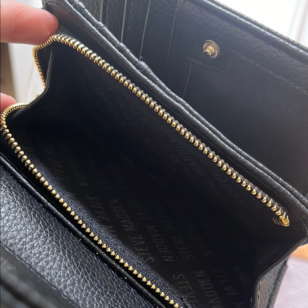 Steve Madden Black Textured Wallet - Picture 3 of 5